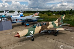 MiG 21UM 0176