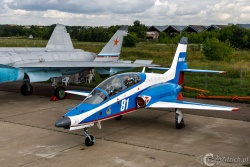 MiG AT 0185